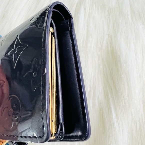 Authentic Louis Vuitton Vernis Wallet - Picture 10 of 12